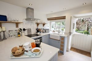 Christina Warwick Cottage 4 sm.jpg